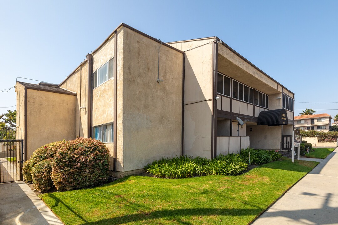 13613 Lemoli Ave in Hawthorne, CA - Building Photo