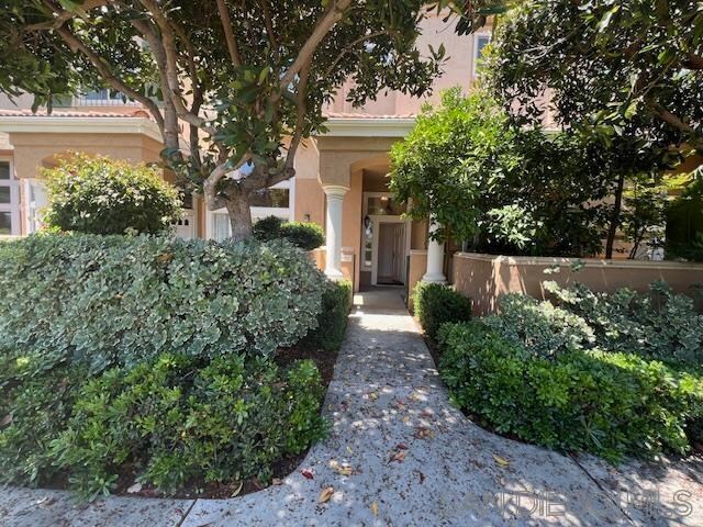 property at 7105 Calabria Ct