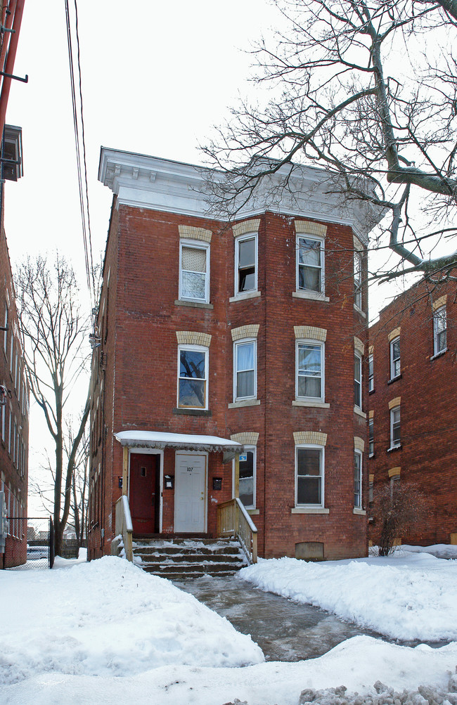 105 Shultas Pl in Hartford, CT - Foto de edificio - Building Photo