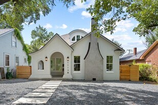 1113 W 22 1/2 St in Austin, TX - Building Photo