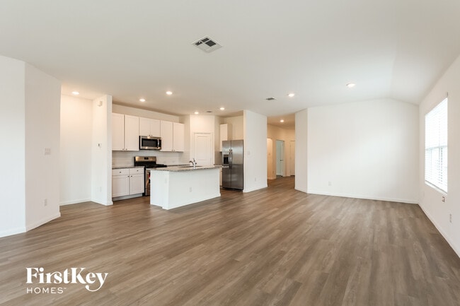 10719 Vinateros Dr in Converse, TX - Building Photo - Building Photo