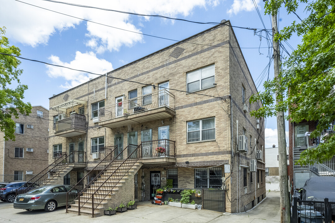 235 Avenue Z in Brooklyn, NY - Foto de edificio