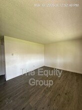 352 S Blackstone St in Tulare, CA - Building Photo - Building Photo