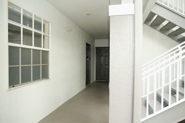 13839 Fairway Island Dr in Orlando, FL - Building Photo - Building Photo