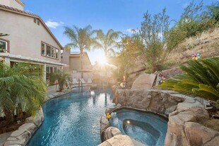 31666 Sundance Wy in Lake Elsinore, CA - Building Photo