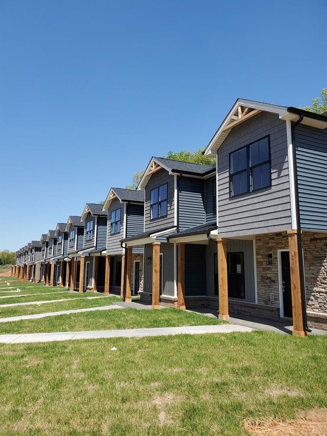 property at 174 Sunburst Villa Dr