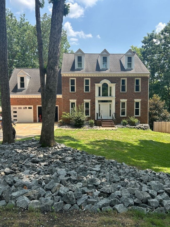 property at 921 Vestavia Woods Dr