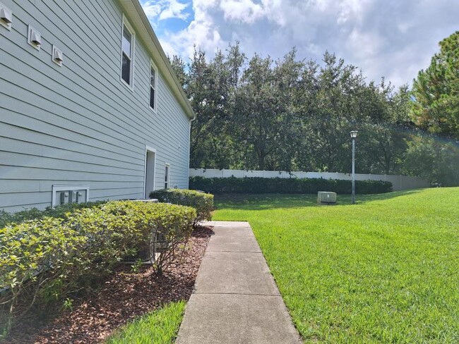 8192 Cabin Lake Cir in Jacksonville, FL - Building Photo - Building Photo