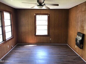 213 Van Voris St in Batesville, MS - Building Photo - Building Photo