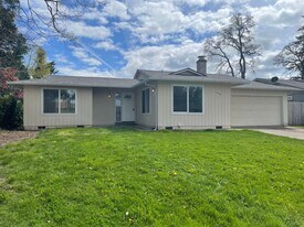 4938 Trail End Ct SE in Salem, OR - Building Photo