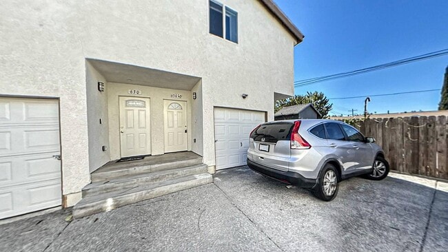 630 1/2 W 79th St in Los Angeles, CA - Building Photo - Building Photo