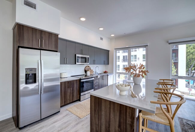 The Mansion in Sacramento, CA - Foto de edificio - Interior Photo