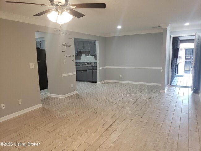 property at 4406 S Brook St