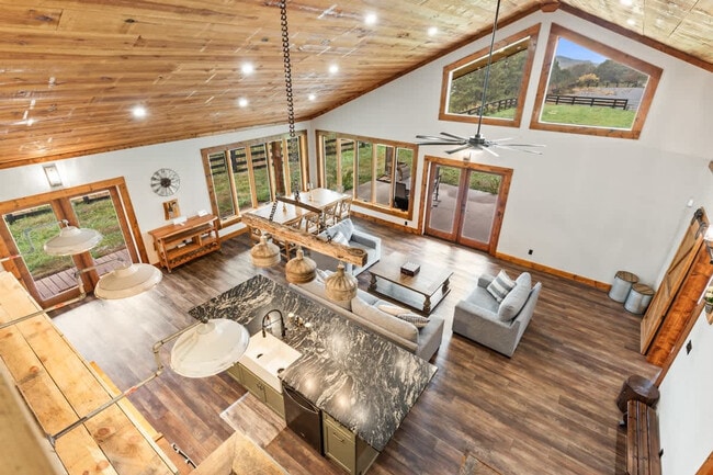 299 Westview Dr in Ellijay, GA - Building Photo - Building Photo