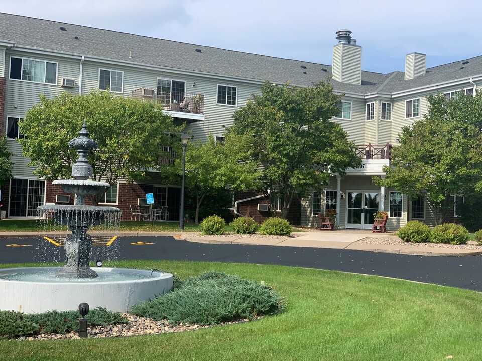 55 + Norgard Court Apartments in Maplewood, MN - Building Photo