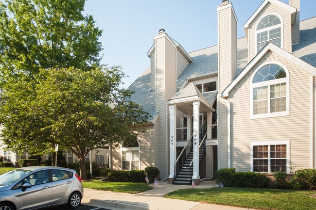 The Vistas At Washington Woods in Gaithersburg, MD - Foto de edificio - Building Photo