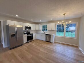 1002 Parcus Rd SE in Huntsville, AL - Foto de edificio - Building Photo