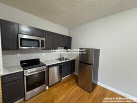 1114 Commonwealth Ave, Unit 1 in Boston, MA - Building Photo