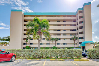 355 S Ocean Dr in Fort Pierce, FL - Building Photo - Building Photo