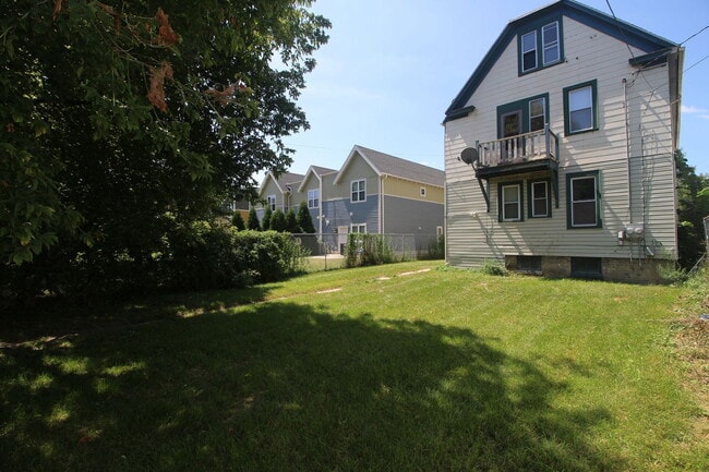 2728 N Vel R. Phillips Ave in Milwaukee, WI - Building Photo - Building Photo
