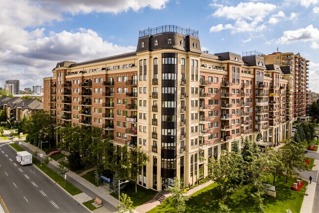 Résidence Stella in Laval, QC - Building Photo - Building Photo