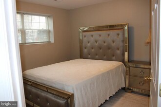 14186 Hunters Run Way in Gainesville, VA - Building Photo - Building Photo