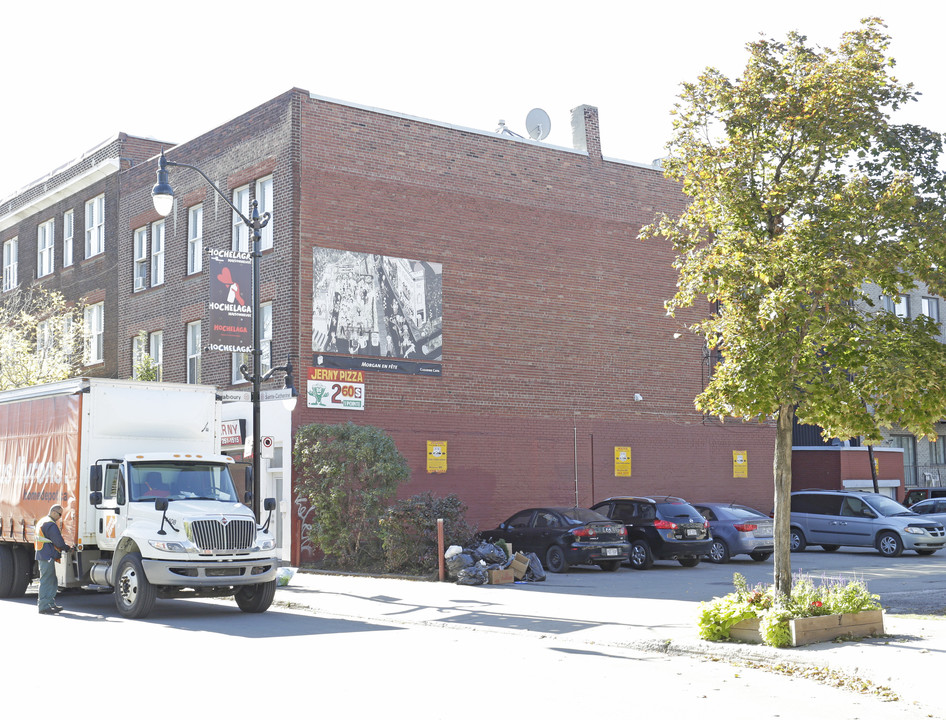 4307-4313 Sainte-Catherine Rue E in Montréal, QC - Building Photo