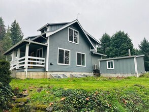310 Scott Hill Rd in Woodland, WA - Building Photo - Building Photo