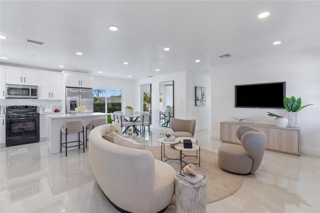 1360 SW 6th Terrace