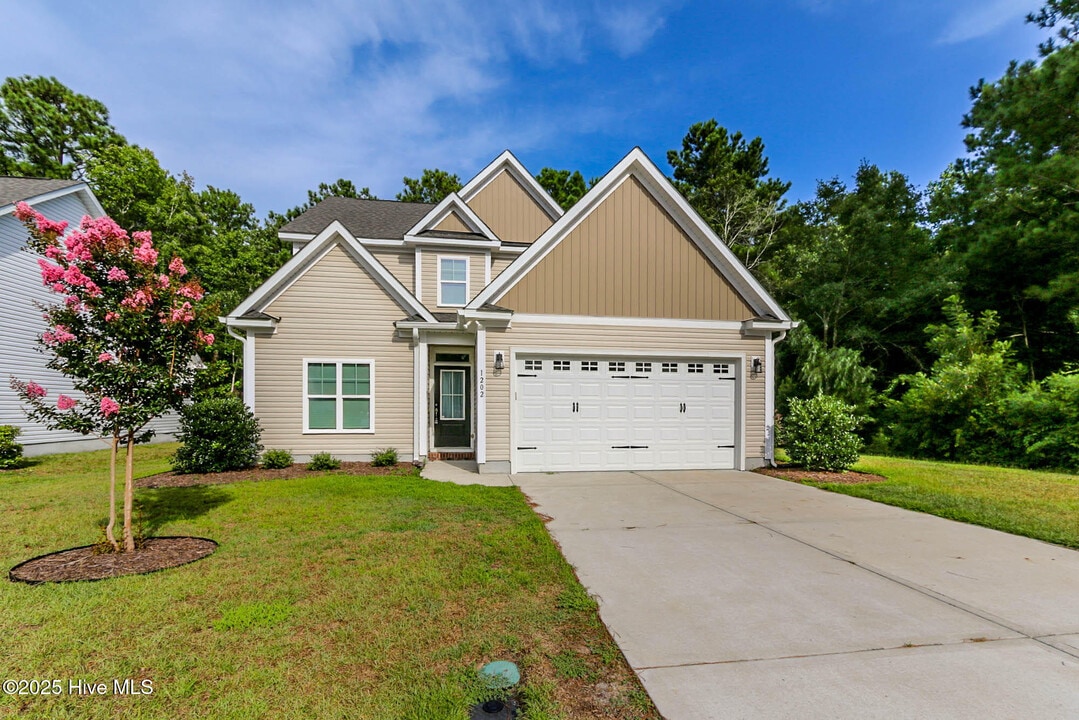 1202 Woods Ct in Morehead City, NC - Building Photo