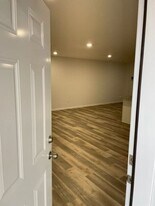 419 E James Dr in Strafford, MO - Building Photo