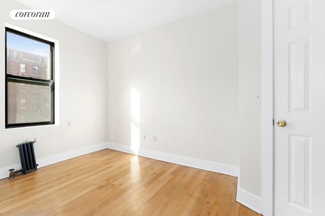 145 Borinquen Pl in Brooklyn, NY - Building Photo - Building Photo