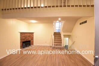532 SE Hampton St in Lee's Summit, MO - Building Photo - Building Photo