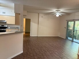 360 Crestwood Cir in Royal Palm Beach, FL - Building Photo