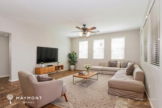 3261 E Sports Dr in Gilbert, AZ - Building Photo - Building Photo