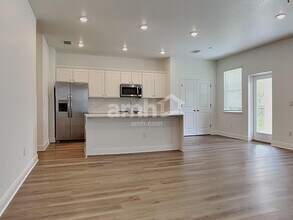 6749 Atlantic Bch Ave in Wesley Chapel, FL - Building Photo - Building Photo