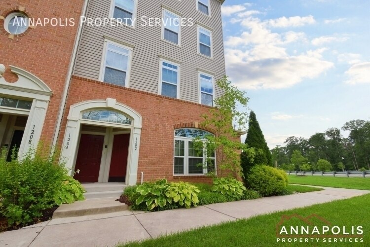 1202 Chadwell Ct in Odenton, MD - Building Photo