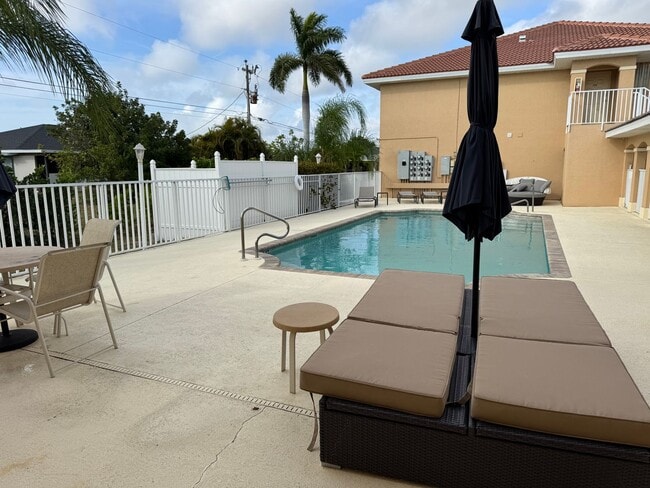 4520 Skyline Blvd in Cape Coral, FL - Building Photo - Building Photo