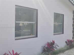 820 SW 29th St, Unit C in Fort Lauderdale, FL - Building Photo - Building Photo