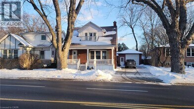 2296 New St in Burlington, ON - Building Photo - Building Photo