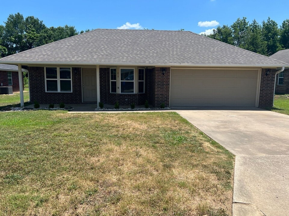 210 N 44th St in Van Buren, AR - Building Photo