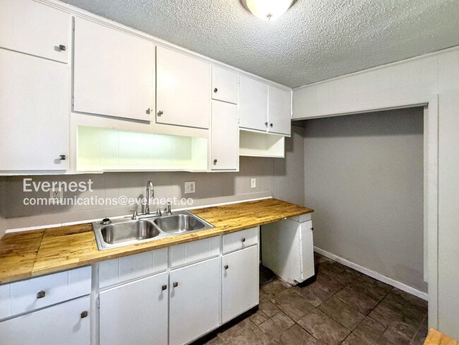 1004 Cherry Brook Cir in Birmingham, AL - Foto de edificio - Building Photo