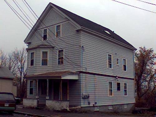 32 Tecumseh St in Providence, RI - Building Photo