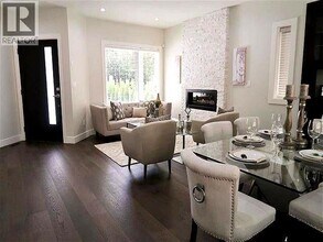 960 Montroyal Blvd in North Vancouver, BC - Building Photo - Building Photo