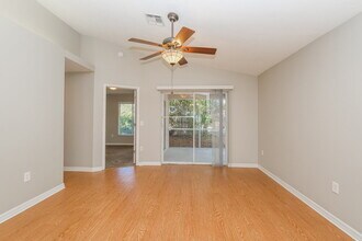 7741 Barclay Rd in New Port Richey, FL - Building Photo - Building Photo