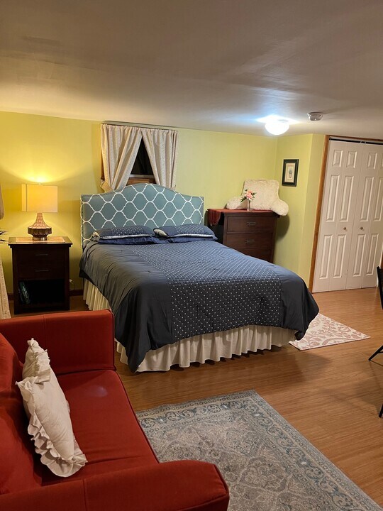 20 Elmwood Ave, Unit Efficiency Studio in Norwalk, CT - Foto de edificio