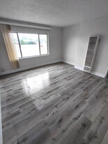 138 E 88th St in Los Angeles, CA - Building Photo