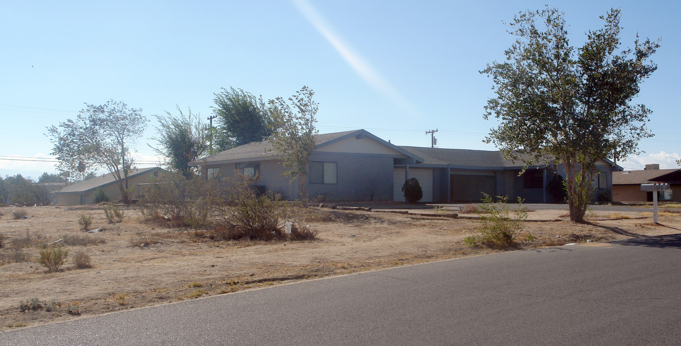 15493 Morada Rd in Victorville, CA - Building Photo