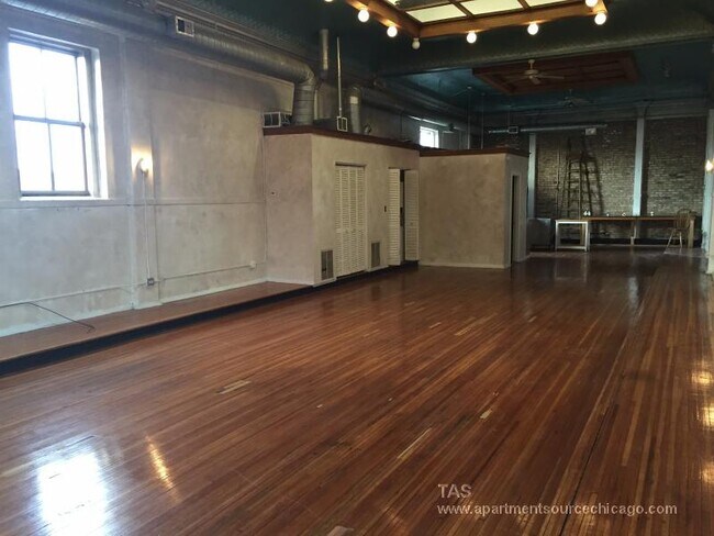 1621 N Kedzie Ave-Unit -3NN in Chicago, IL - Building Photo - Building Photo