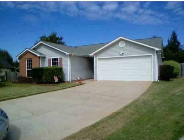 property at 421 Autumn Lake Ct